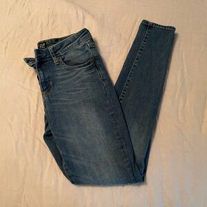 GAP Skinny Jeans - Medium Wash